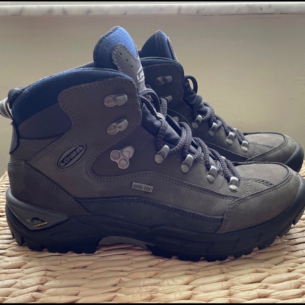 Lowa Renegade Mid GTX Hiking Boots